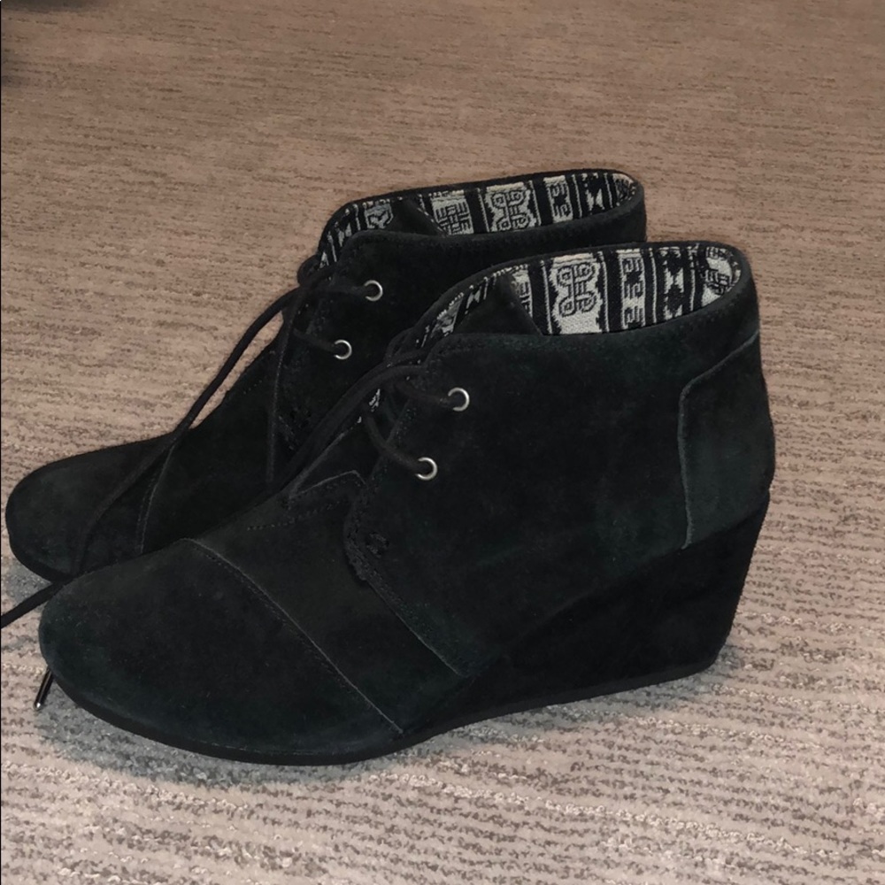 Toms wedges